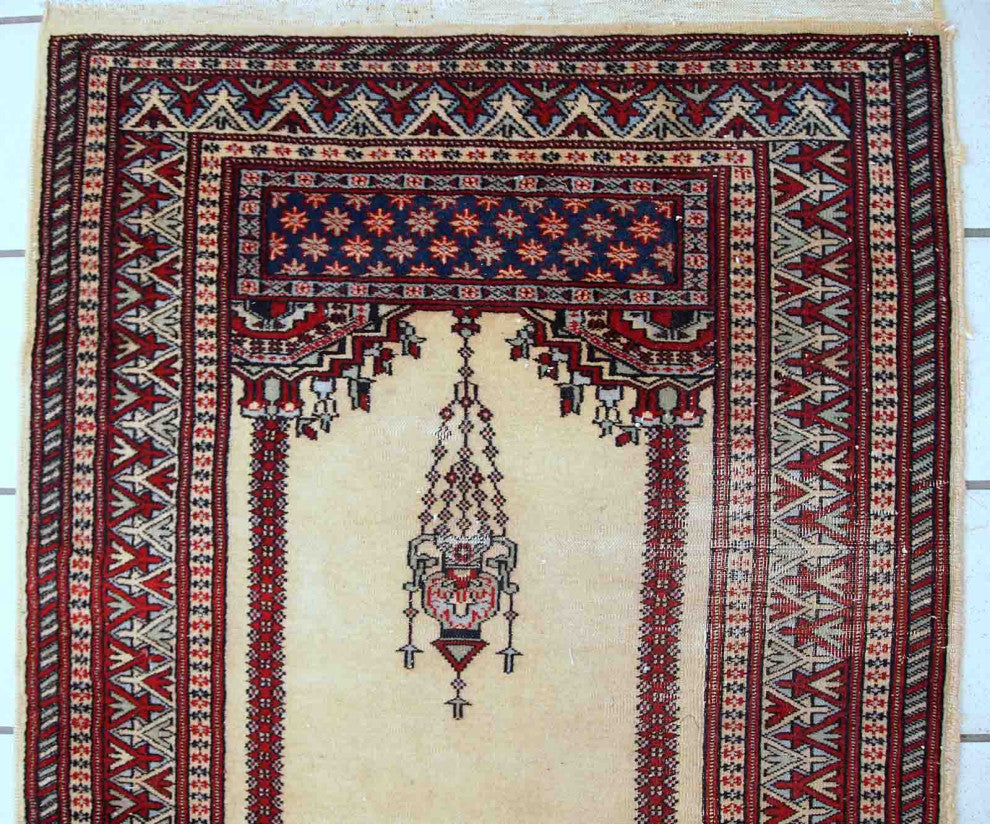 Handmade Vintage prayer Pakistani Lahore Rug, 2.5'x4.6', 77cmx140cm 1960s