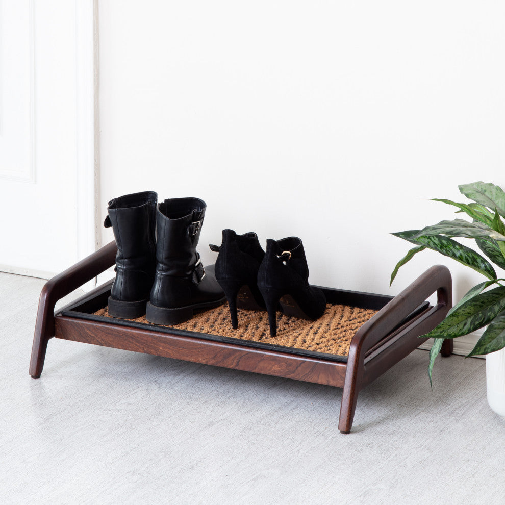 Single-Tier Brown Stand With 2-Pair Rubber Boot Tray Irish Lion
