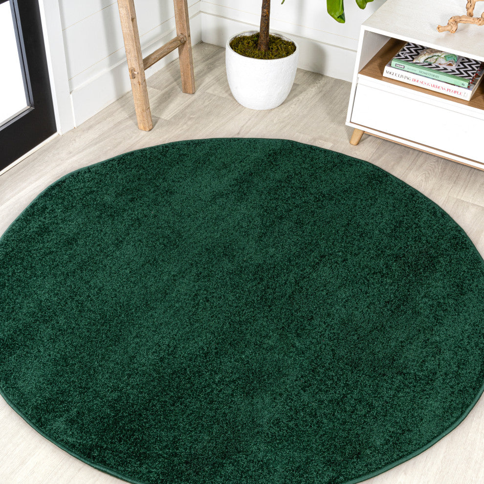 Haze Solid Low-Pile Runner Rug, Emerald, 5' Round