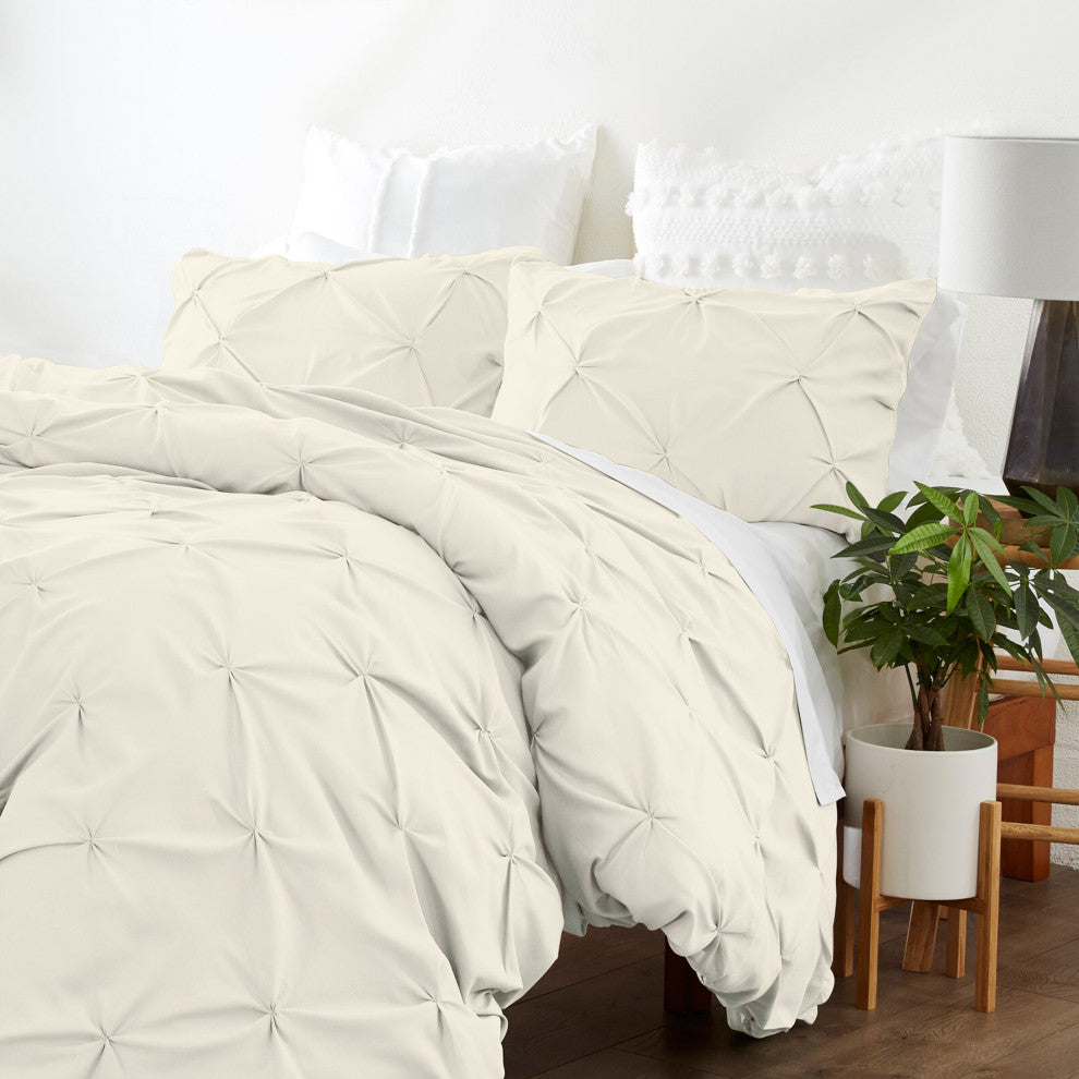 Organic Cotton 300 TC GOTS Certified 8 Internal Ties Fair Trad Pintuck Duvet Set