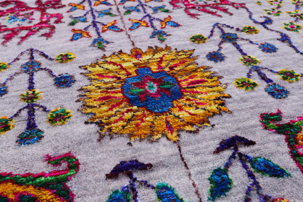 6' 1" X 9' 1" Persian Wool & Silk Hand Knotted Rug - Q13493