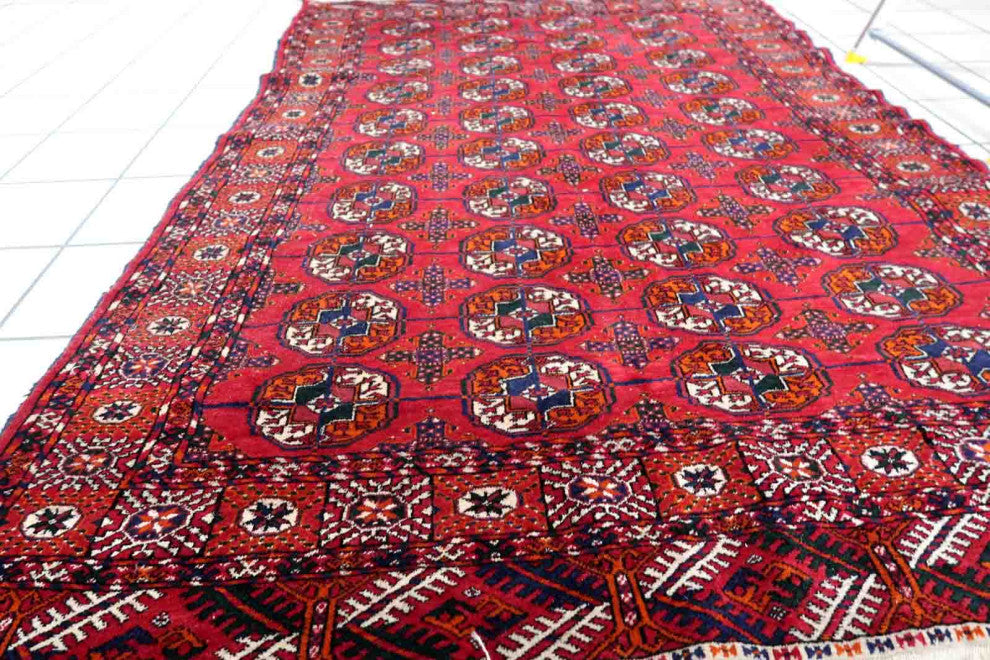 Handmade Vintage Turkmen Tekke Rug 4.1'x6.1', 126cmx188cm 1960s