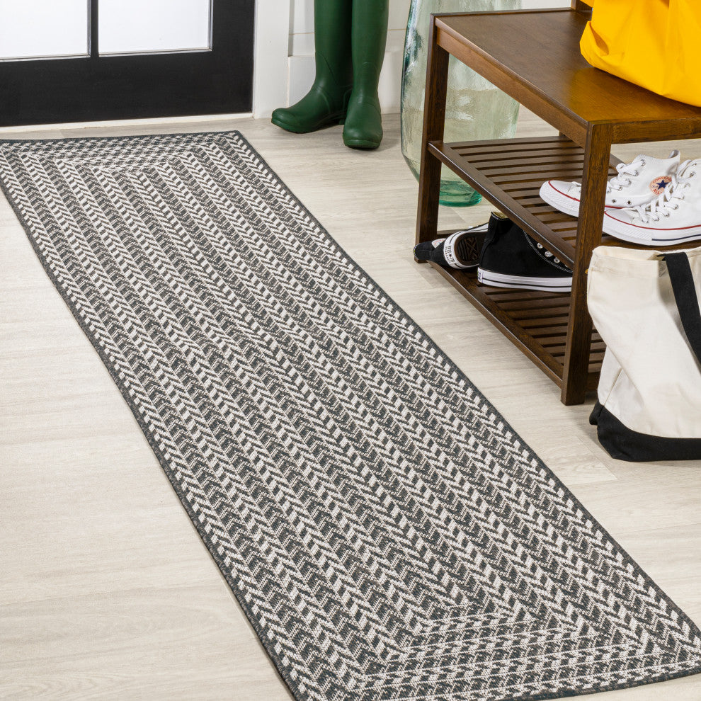 Chevron Modern Concentric Squares Indoor/Outdoor Area Rug, Light Gray/Black, 2x8