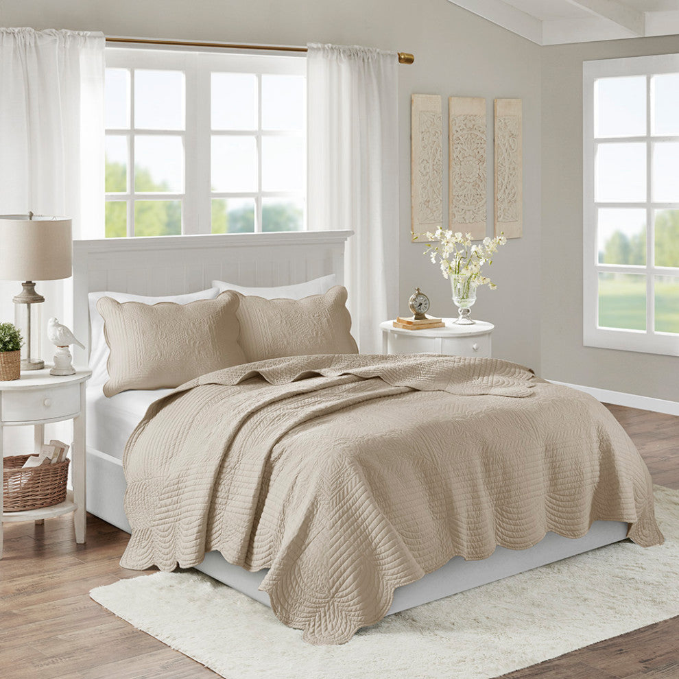 Madison Park Tuscany 3 Piece Reversible Scalloped Edge Quilt Set