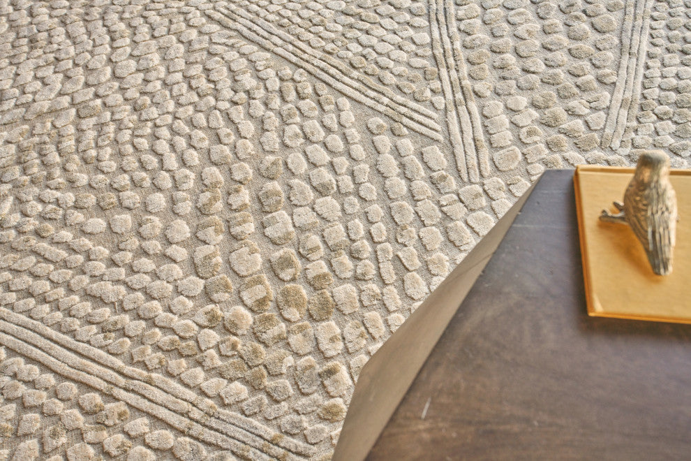 Overture Handmade Hand Loomed Wool and Bamboo Silk Beige Area Rug