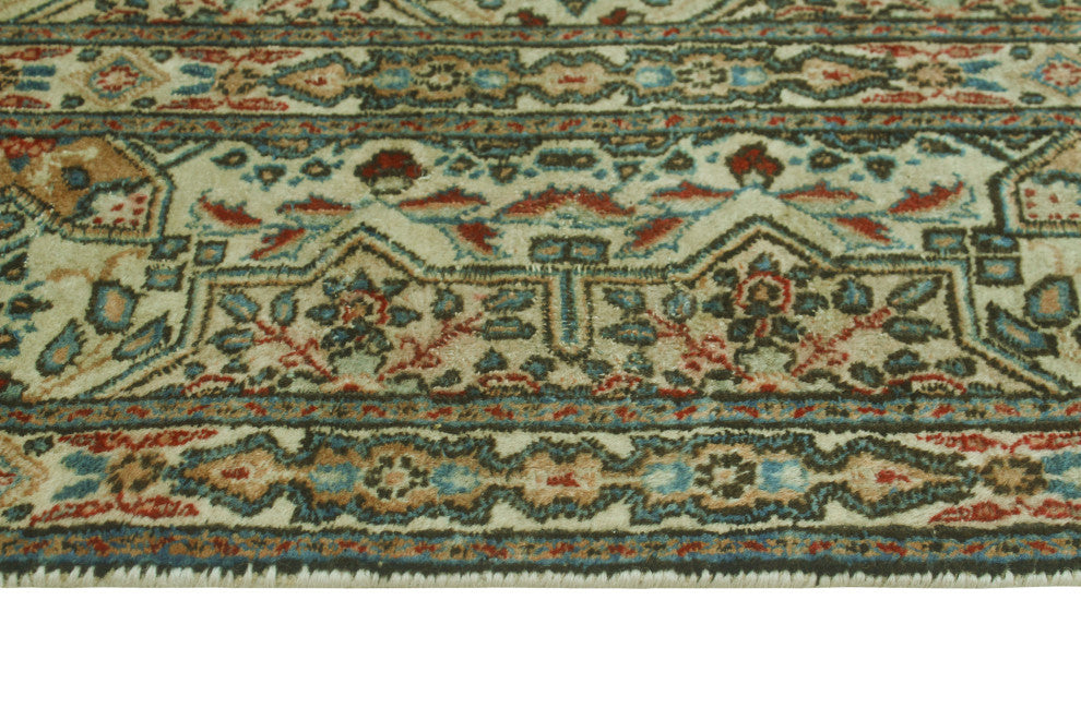 Semi Antique Beorht Beige/Red Rug, 6'5 x 9'7
