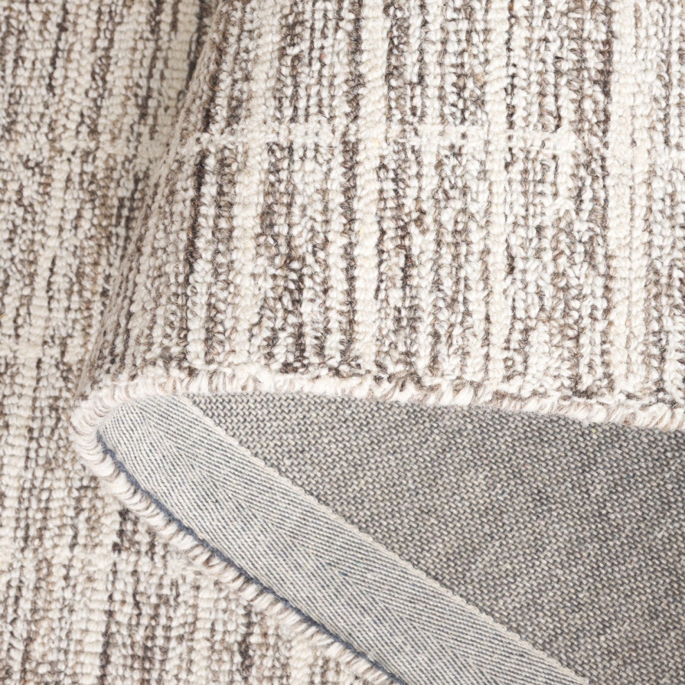 Safavieh Couture Ebony Collection EBN139 Rug, Natural/Grey, 6' Round