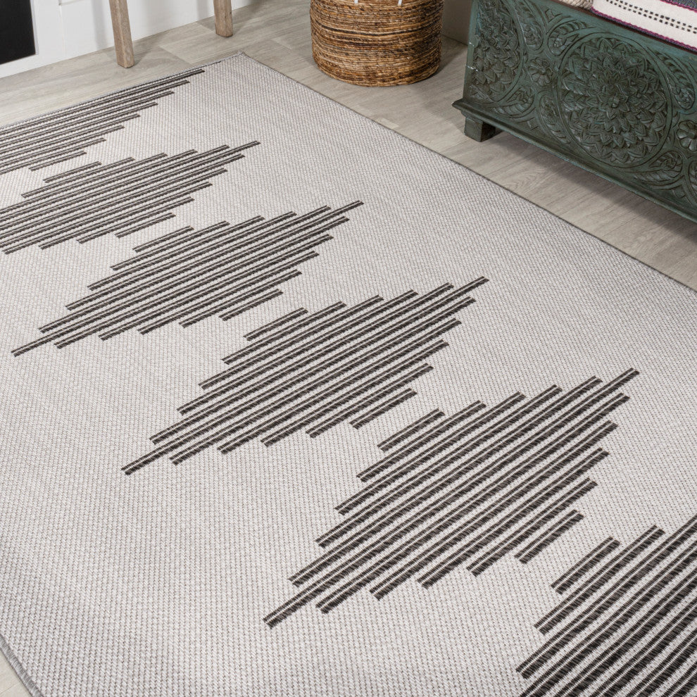 Vinales Diamond Stripe Indoor/Outdoor Area Rug, Light Gray/Black, 3x5