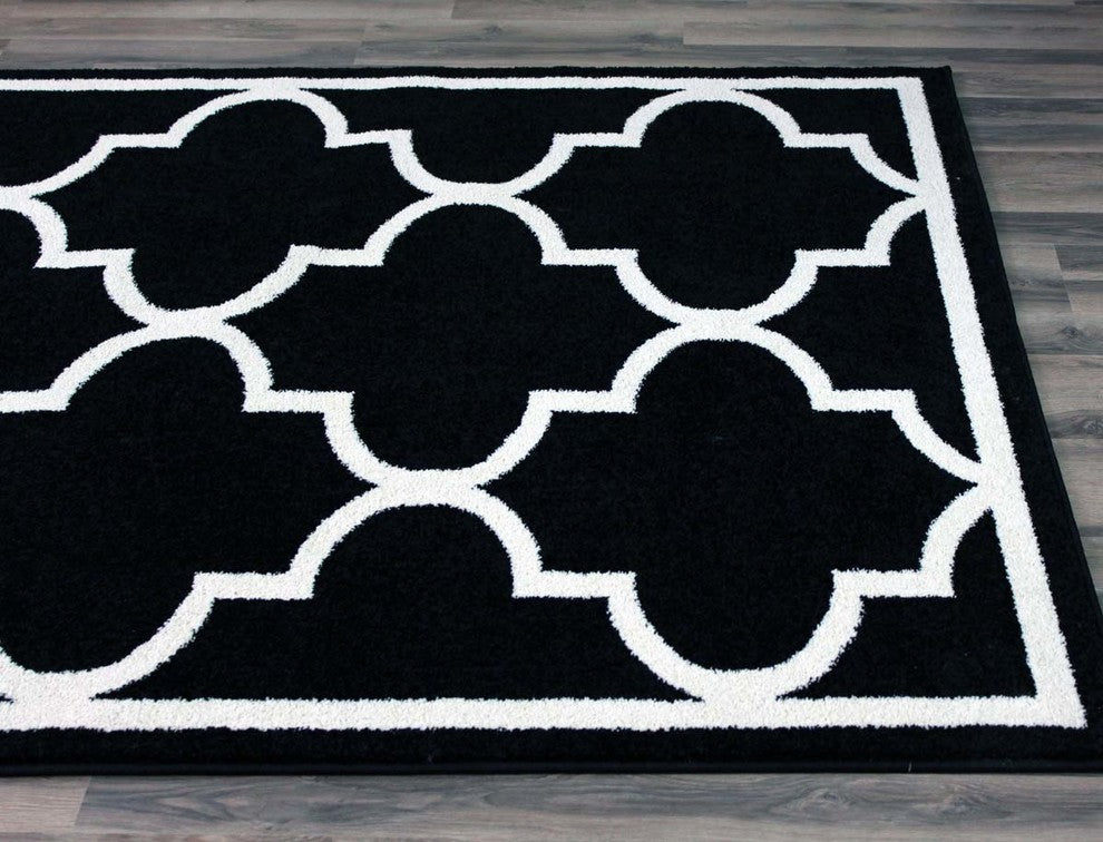 Cristobal Trellis Rug - Black - 5' X 8'