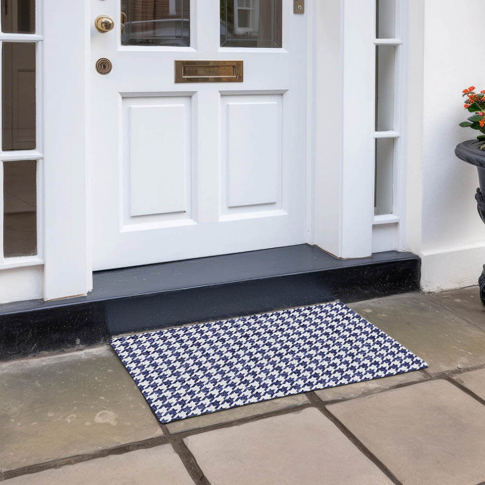 Indoor/Outdoor Hinton HN1 Navy Machine Washable 1'8" x 2'6" Rug