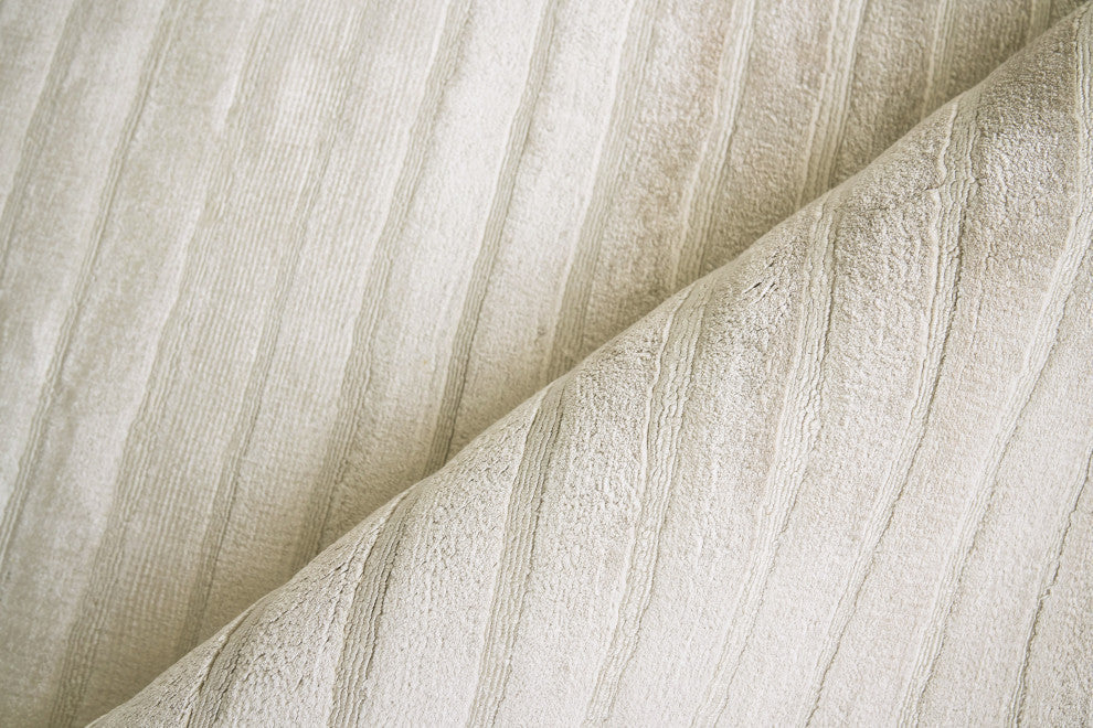 High Low Handmade Hand Loomed Viscose and Cotton Silver Area Rug