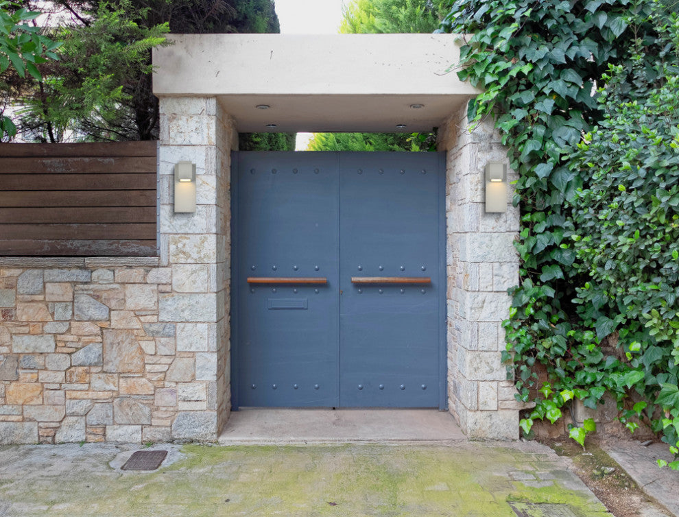 Trendy Fare LED Wall Sconce (Silver)