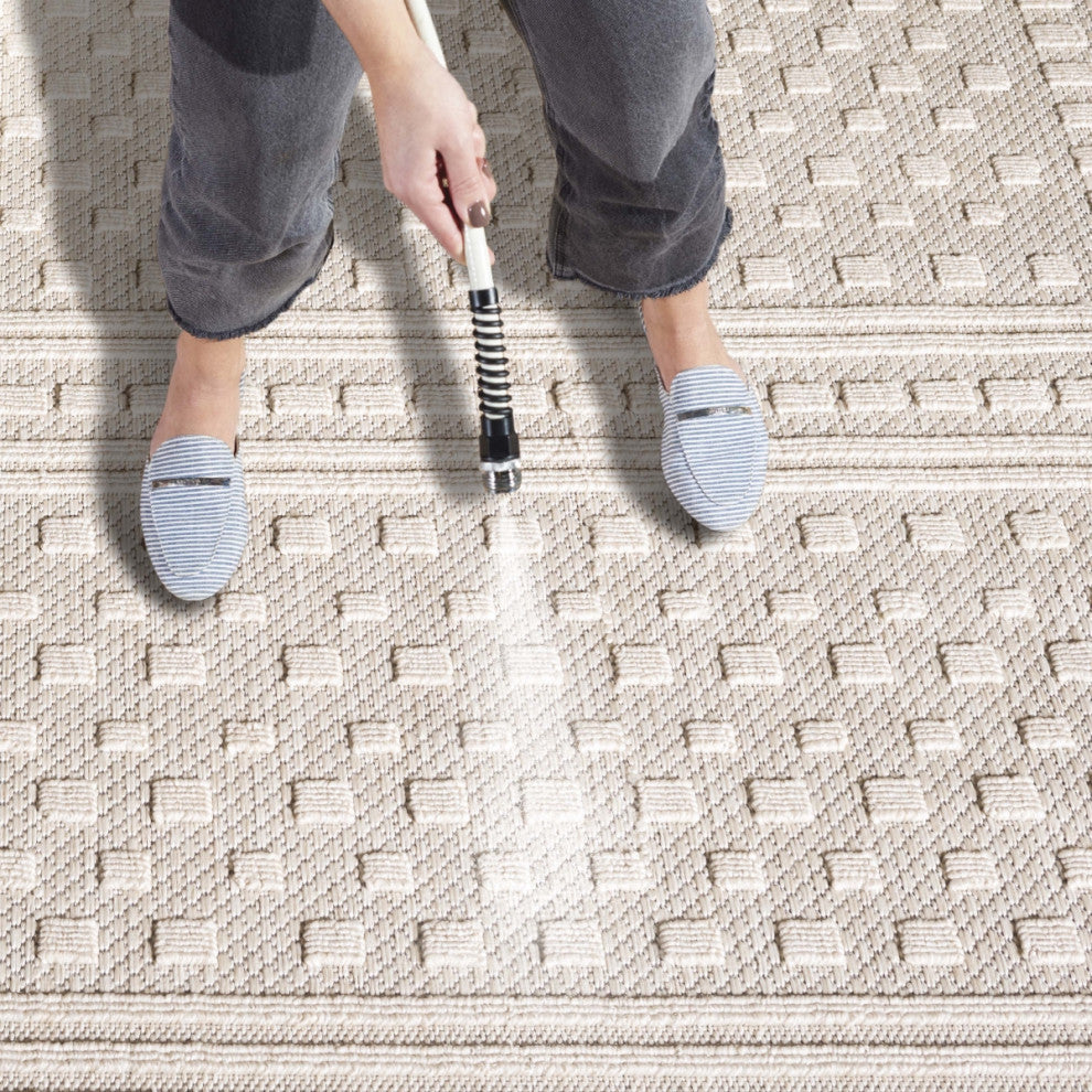 Safavieh Indoor-Outdoor Milos Collection, MLO110 Rug