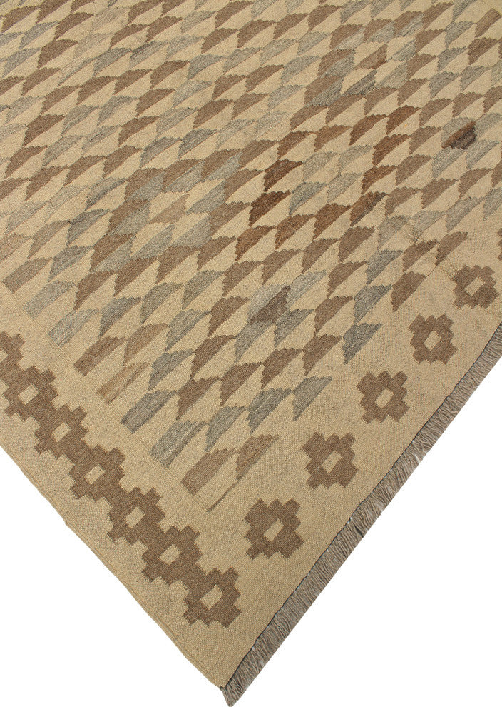 Winchester Kilim Tursin Ivory Rug, 4'9x6'1