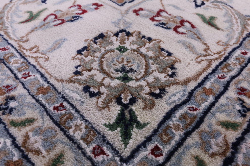 8' Square Wool & Silk Handmade Persian Nain Rug - Q9322