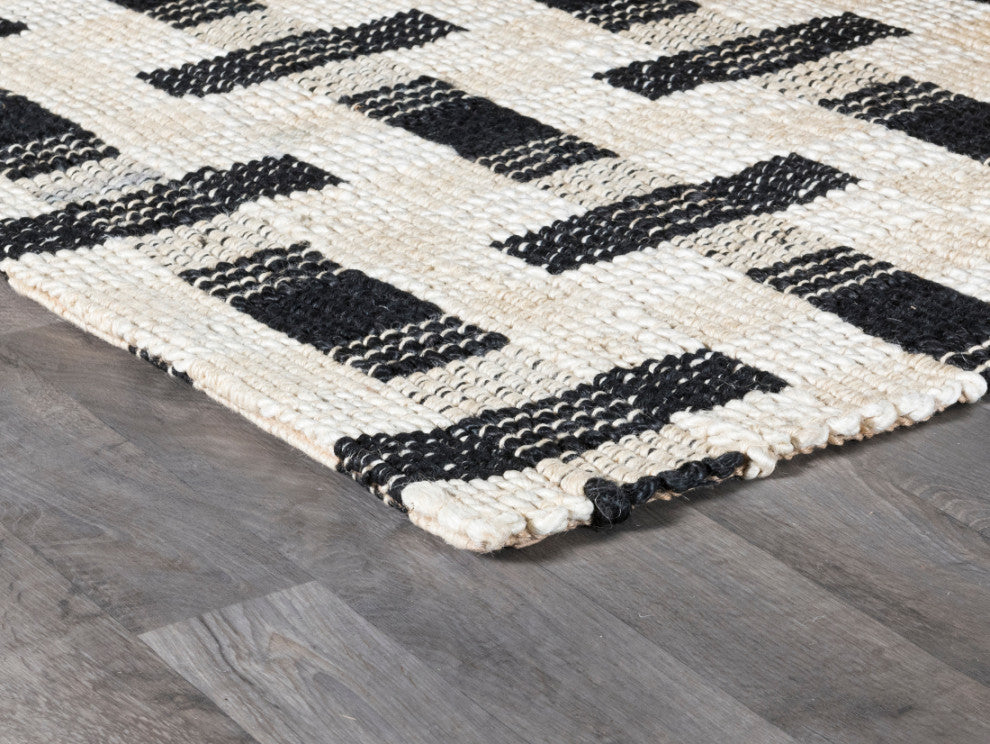 Classic Home Preston Ivory/Black 8x10 Rug