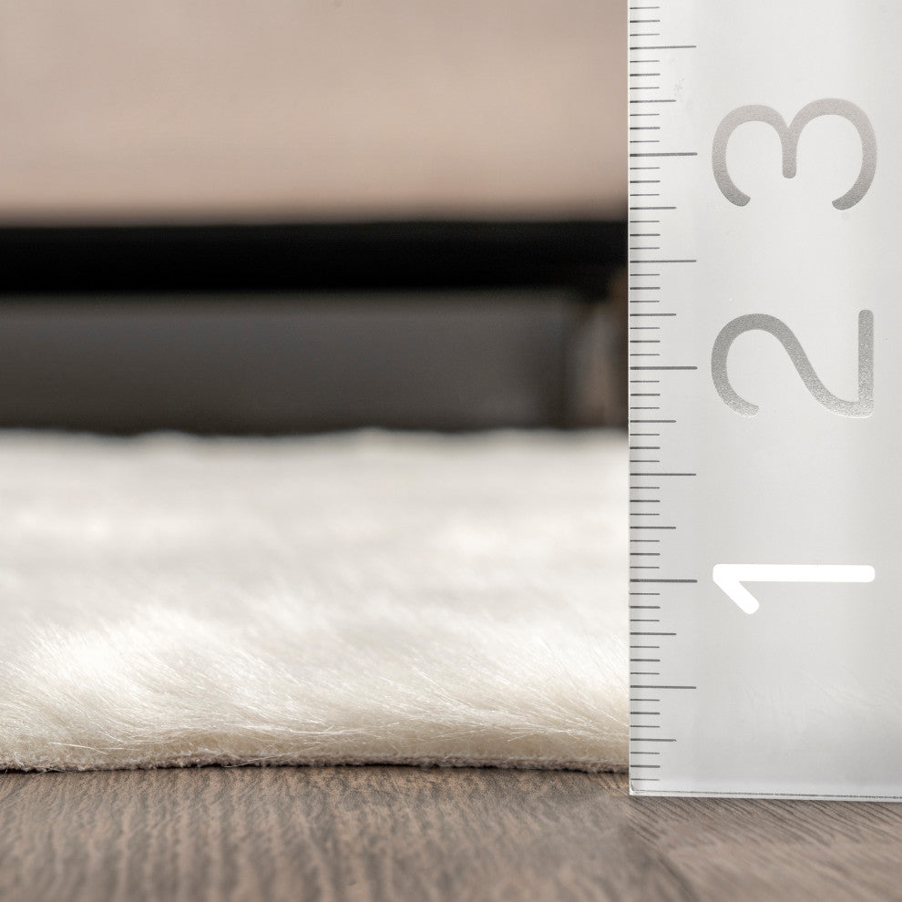 Nuloom Marcia Machine Washable Faux Cowhide Area Rug, Off White 5'x6'7"