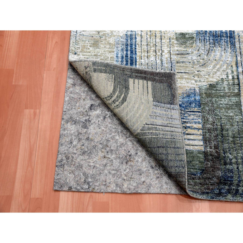 THE INTERTWINED PASSAGE Silk Textured Wool Hand Knotted Oriental Rug, 4'0"x6'1"