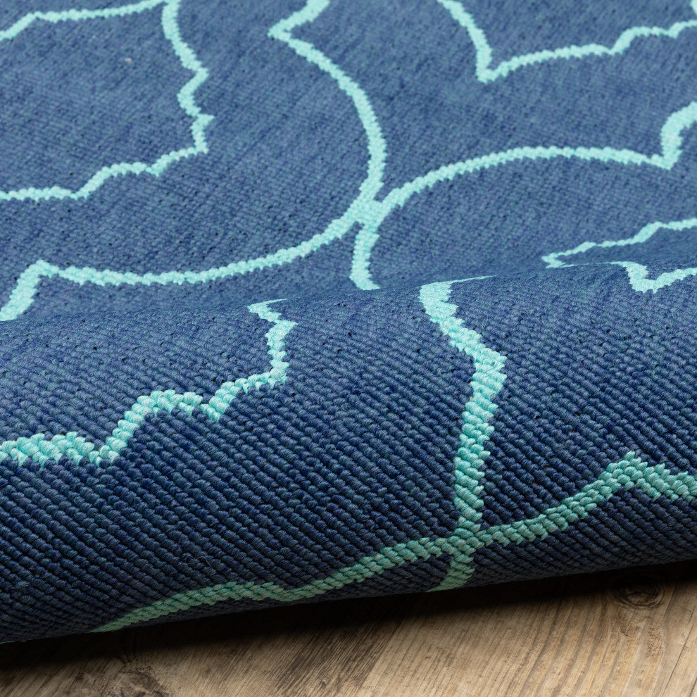 Madelina Lattice Navy and Blue Indoor or Outdoor Area Rug, 1'10"x2'10"