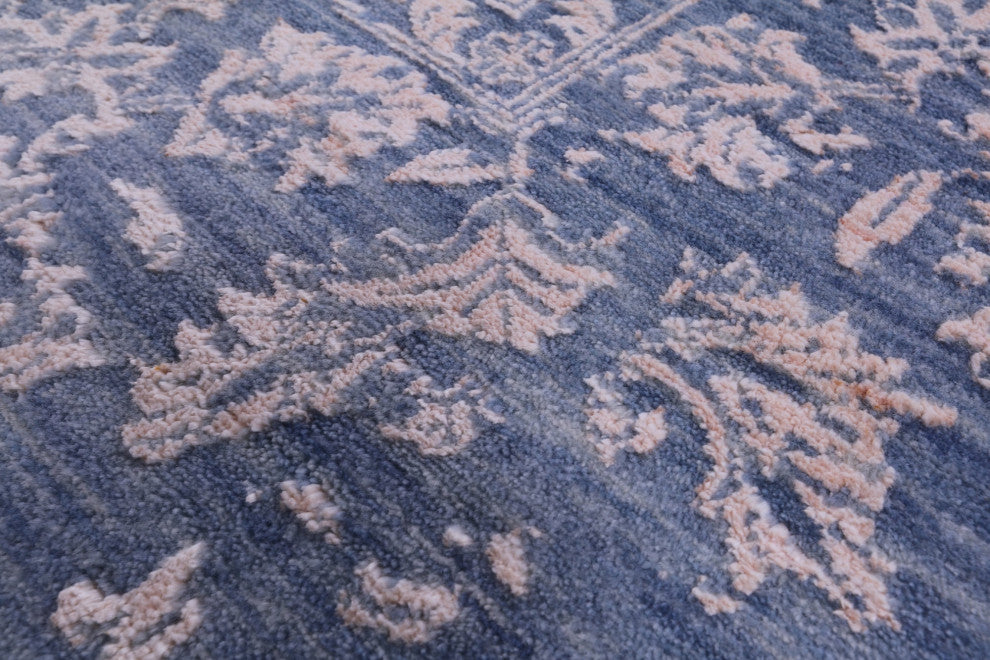 8' 2" X 10' 3" Wool & Silk Handmade Persian Rug - Q15766