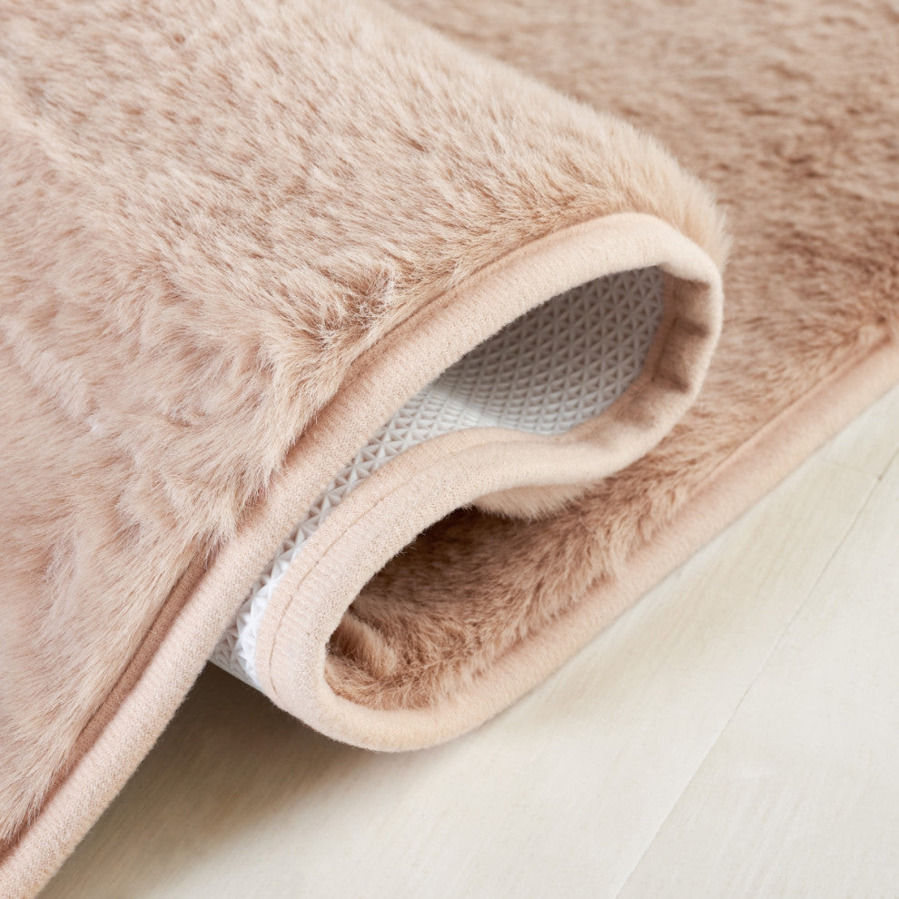 Safavieh Faux Rabbit Fur FRF976 Rug Machine-Washable, Beige, 3'x5'