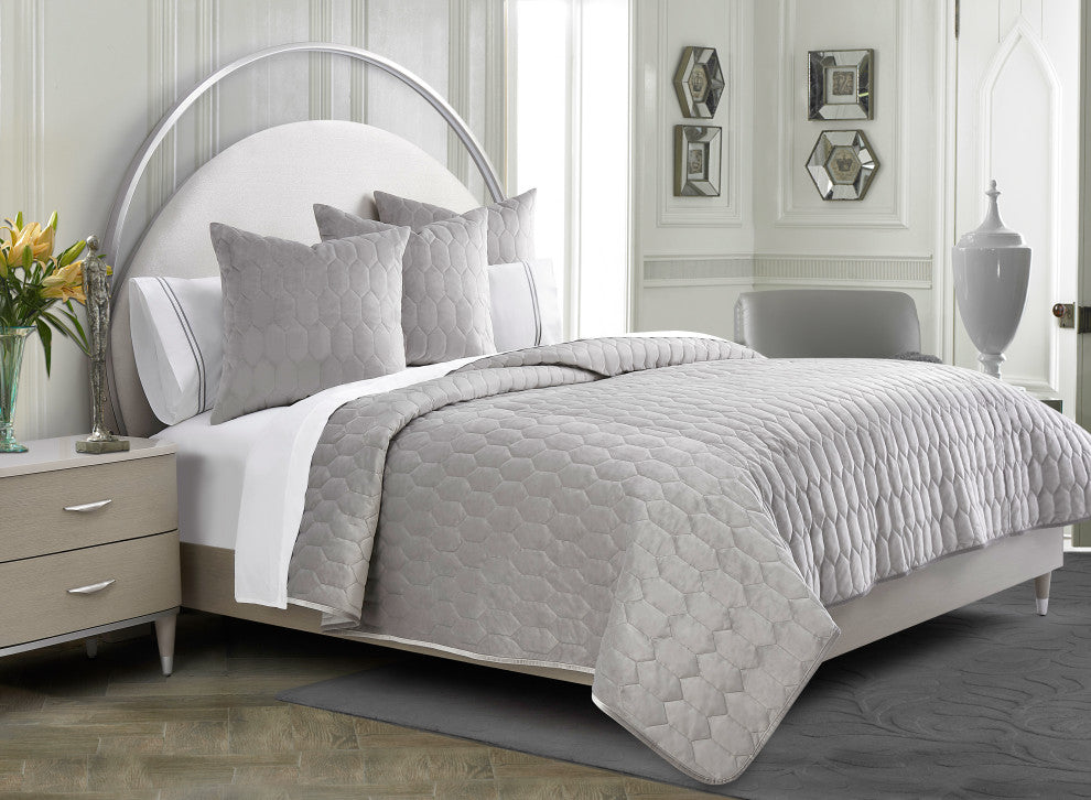 Affluent 4-Piece King Quilt Set - Dove