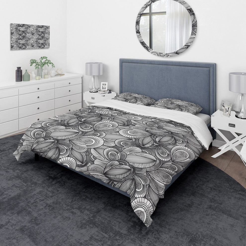 Geometric Leaves in Black and White Abstract Duvet Cover, King