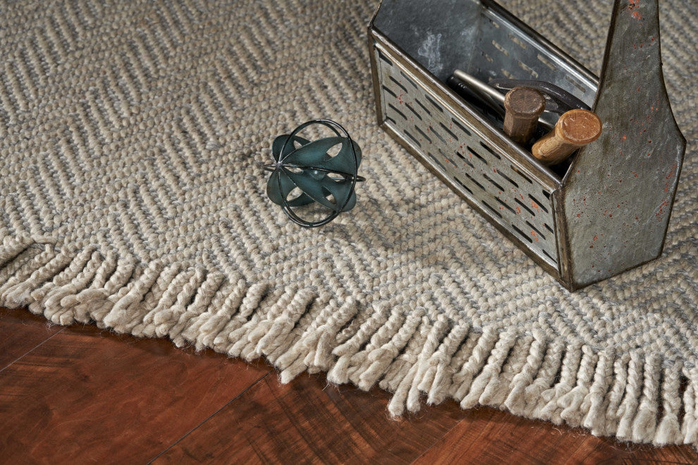 HomeRoots 5'x8' Oatmeal Beige Hand Woven Houndstooth Indoor Area Rug