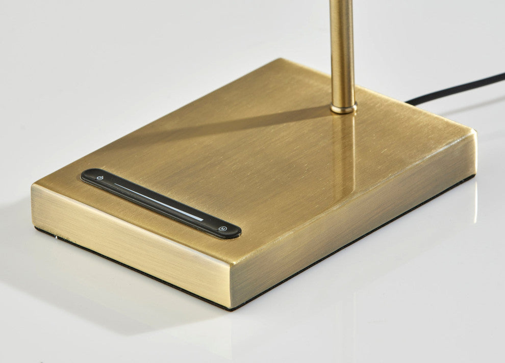 Matilda LED Table Lamp w. Smart Switch