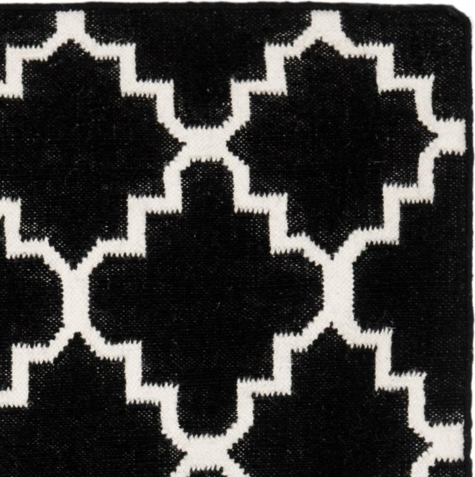 Safavieh Dhurries Dhu554L Black, Ivory Area Rug, 6''x6'' Square
