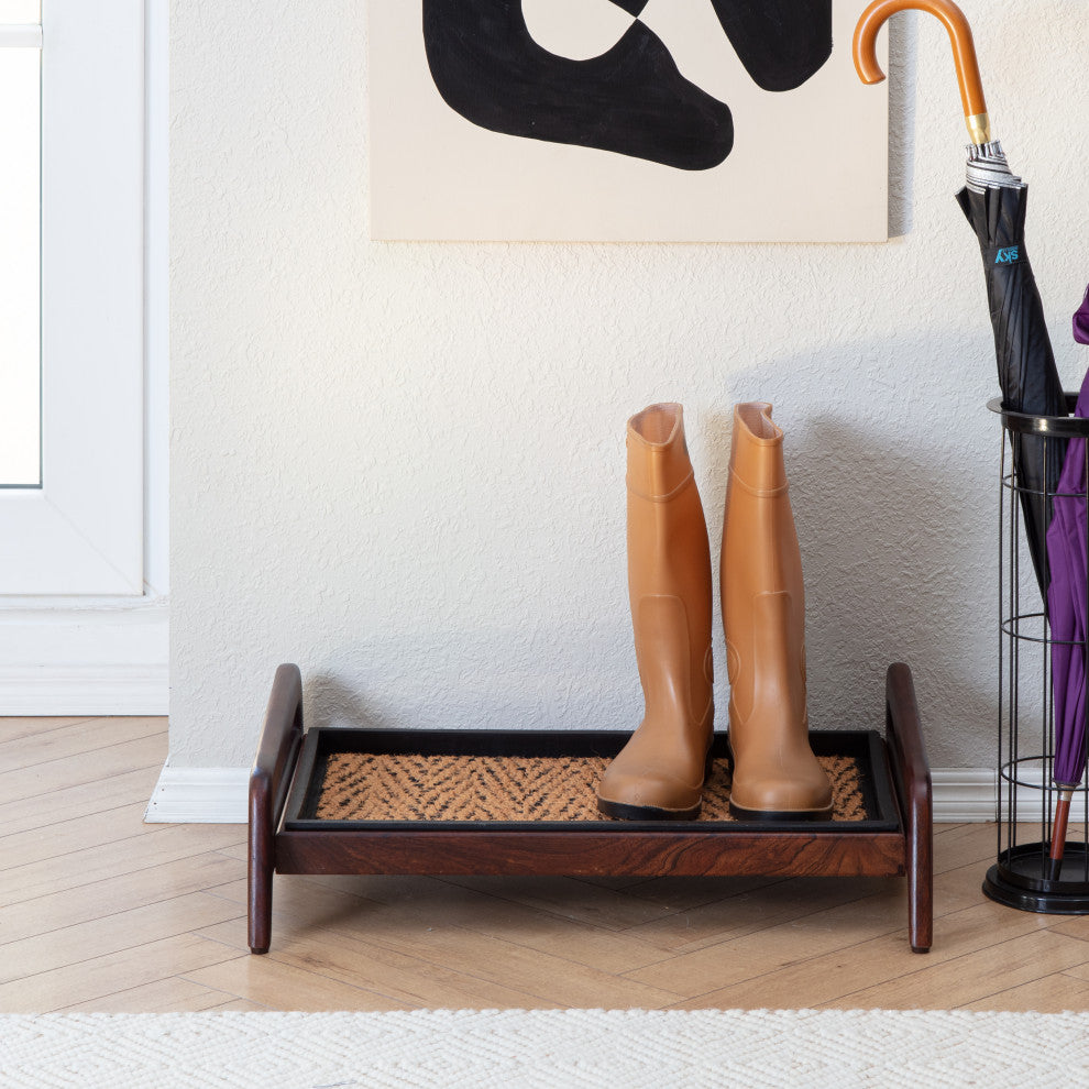Single-Tier Brown Stand With 2-Pair Rubber Boot Tray Irish Lion
