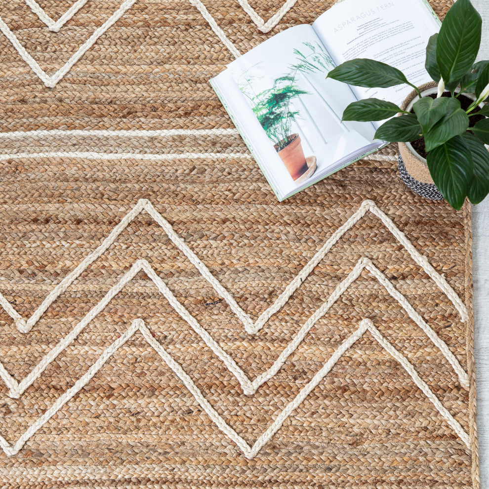 5' x 8' Troyes Natural and Ivory Chevron Braided Area Rug