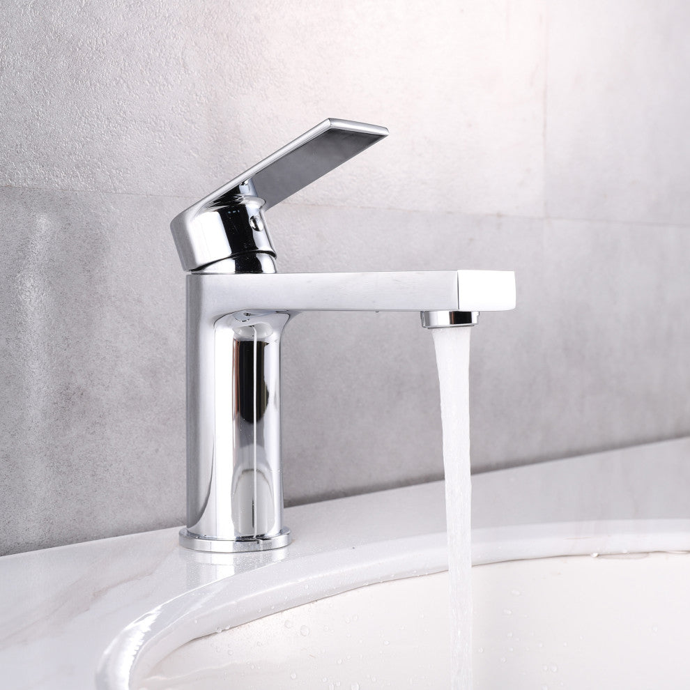 Single Handle Low Arc Lavatory Faucet in Chrome Finish