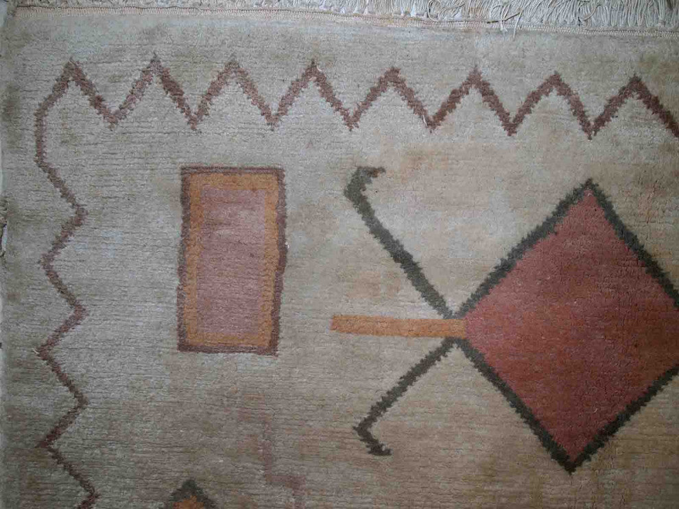 Handmade vintage Tibetan Khaden rug 5.2' x 7.7' (159cm x 237cm) 1960s