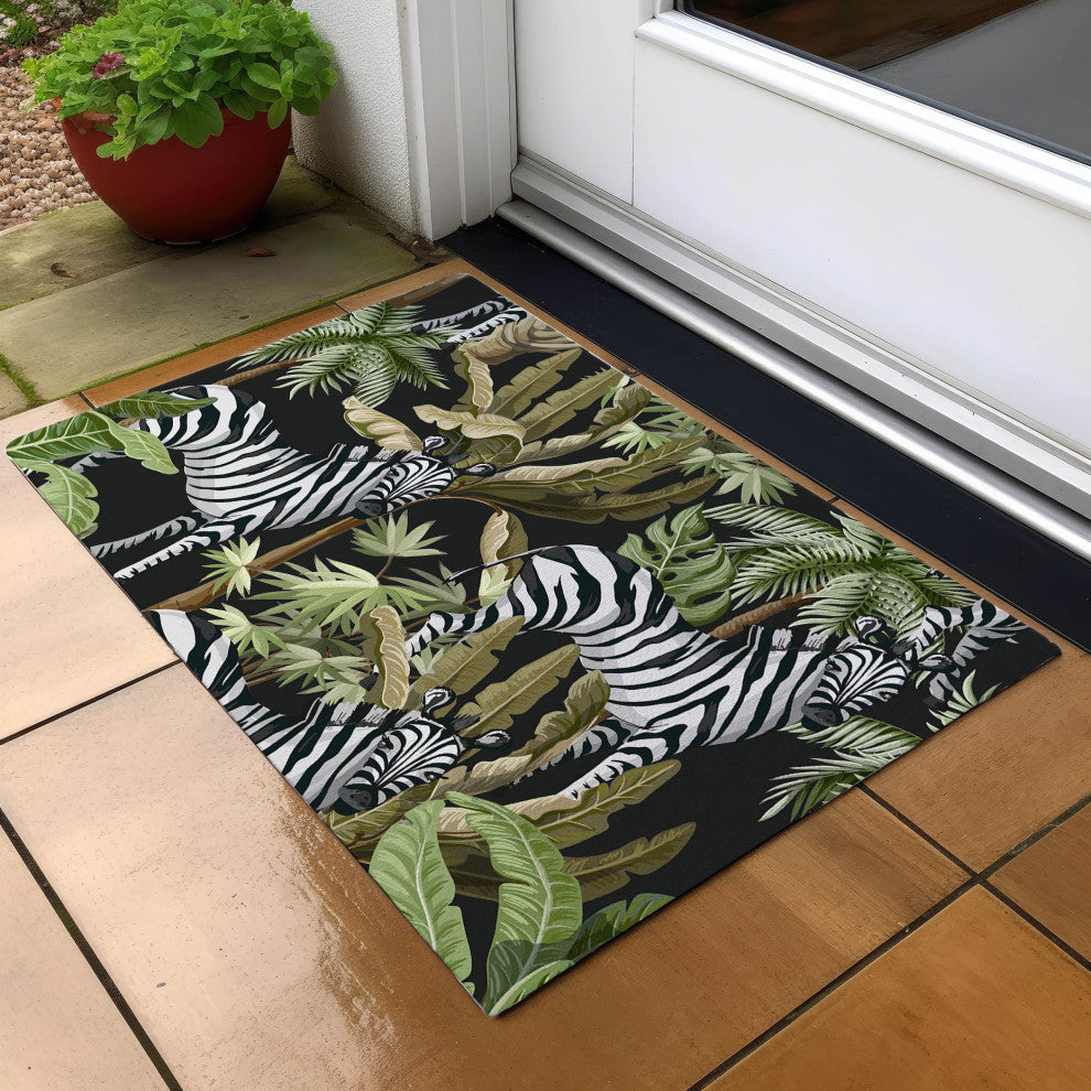 Indoor/Outdoor Tropics TC13 Black Machine Washable 1'8" x 2'6" Rug