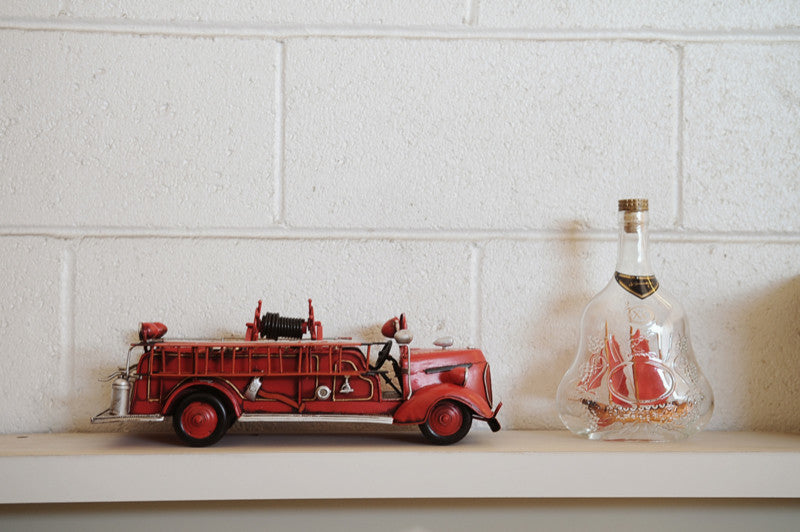 1938 Red Fire Engine Ford 1:40 Iron Vintage Model