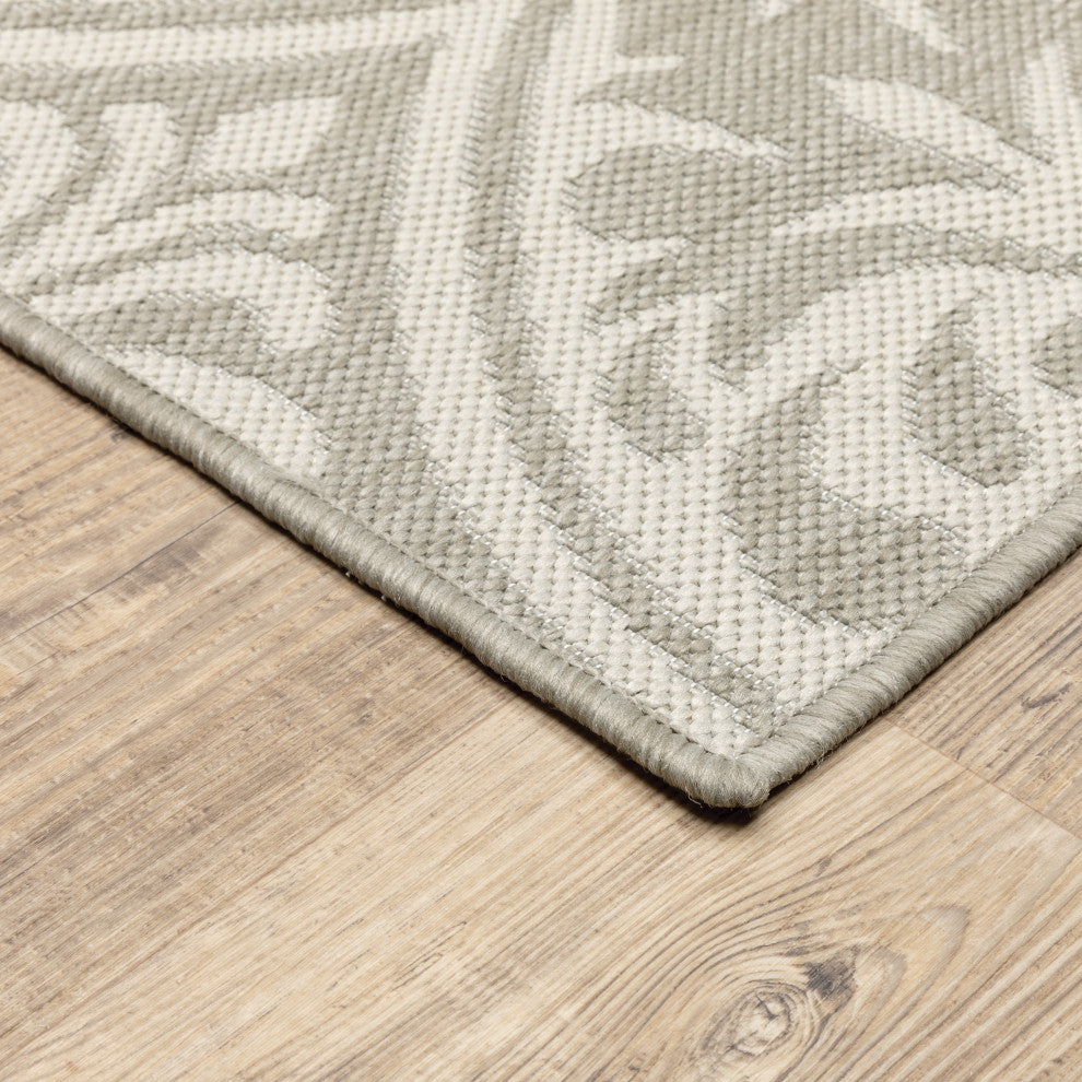 Parlan Floral Indoor-Outdoor Area Rug, Gray, 6''7"x9''2"