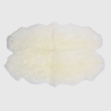 Classic Sheepskin Quarto Pelt 3'x5' Rug, Natural Ivory