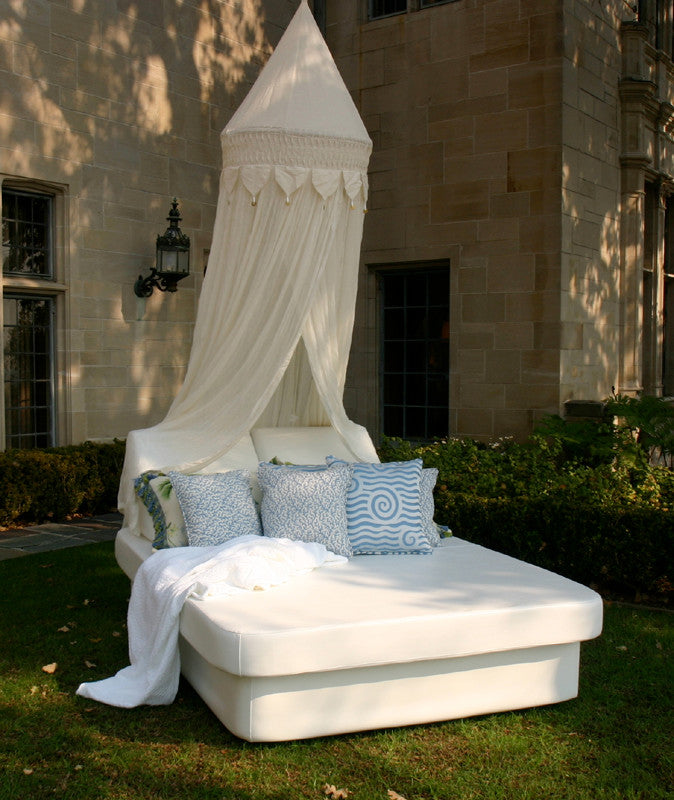 Modern Outdoor Bed Lounge, Crib And 2 Lean Wedges