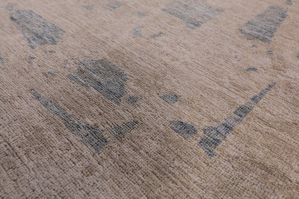 William Morris Hand-Knotted Rug 5' 10" X 8' 10" Q5906