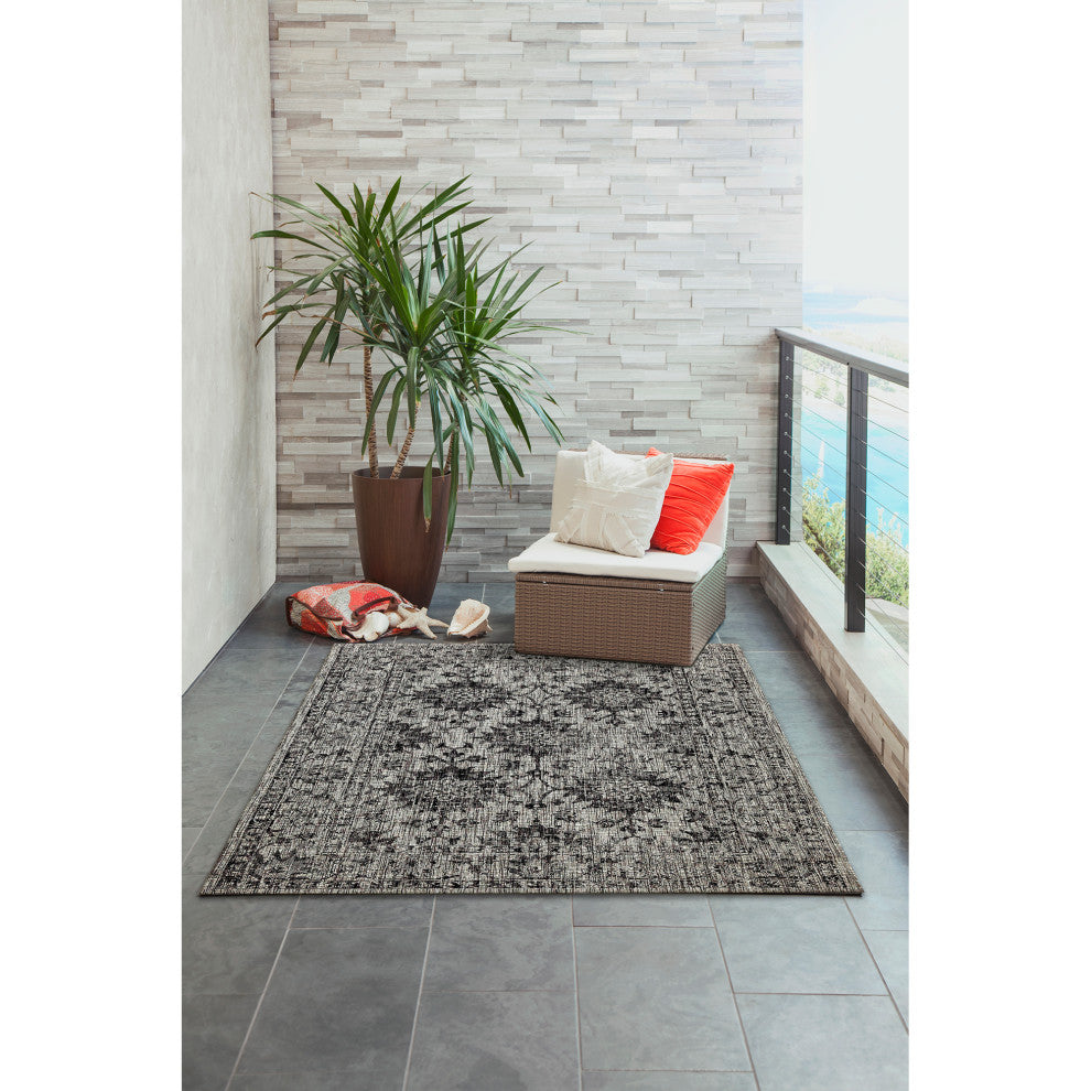 Carmel Vintage Floral Indoor/Outdoor Rug, Black, 6'6"x9'3"