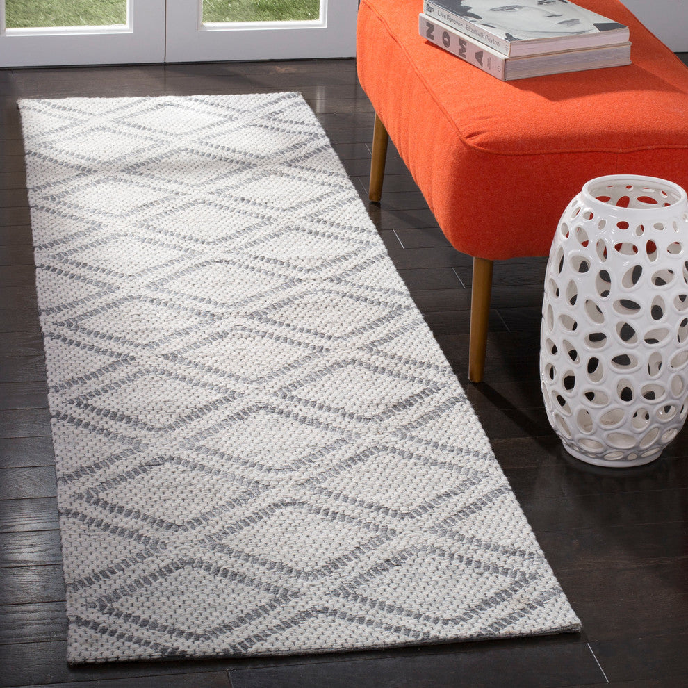 Safavieh Micro-Loop Collection MLP514 Rug, Silver/Dark Grey, 2'3" X 7'
