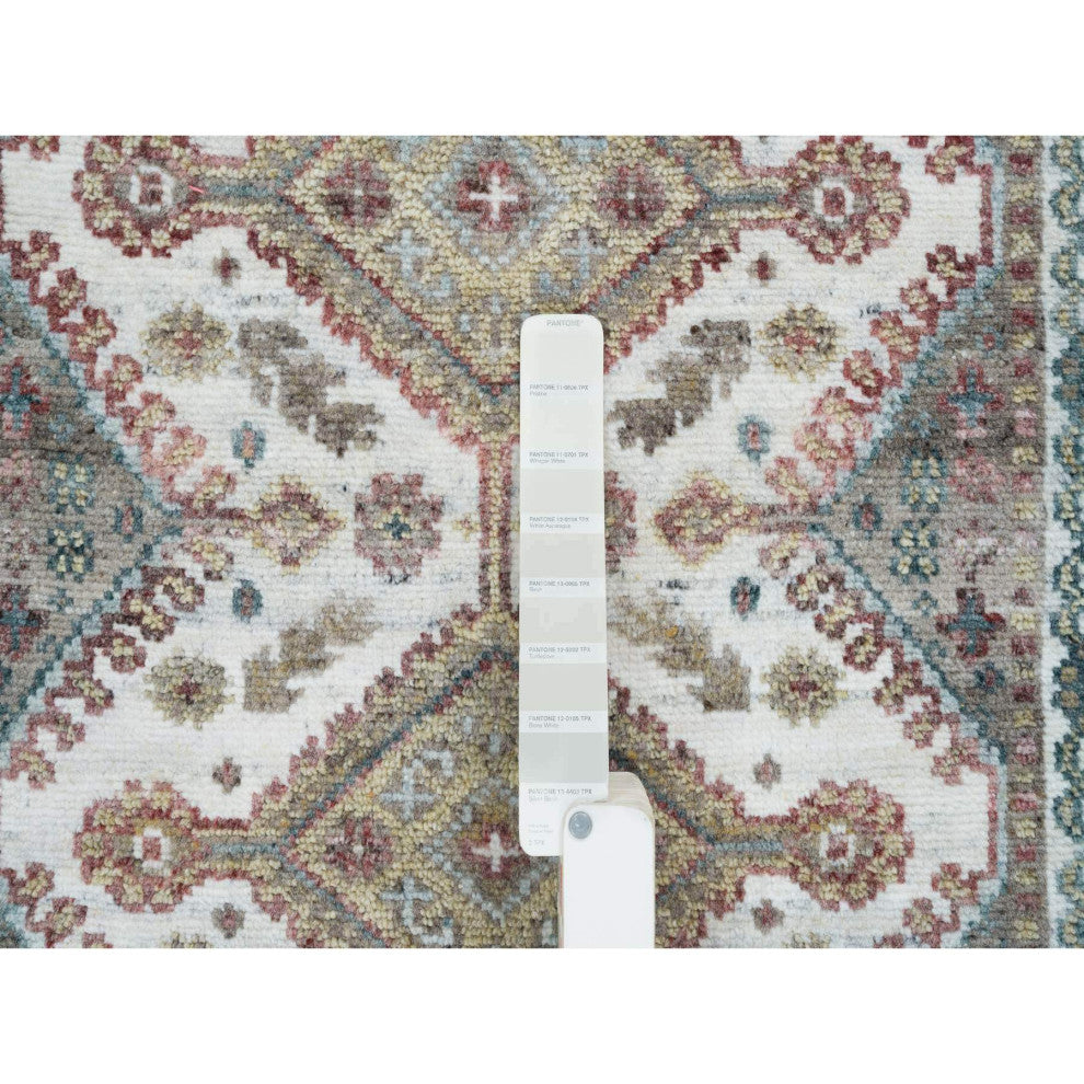 Ivory Wool Shiraz Rosettes Border Runner Hand Knotted Oriental Rug, 2'7"x9'9"
