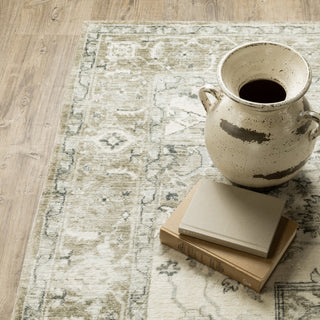 Sanjay Star Medallion Distressed Beige/Ivory Microfiber Area Rug, 5'3"x7'3"