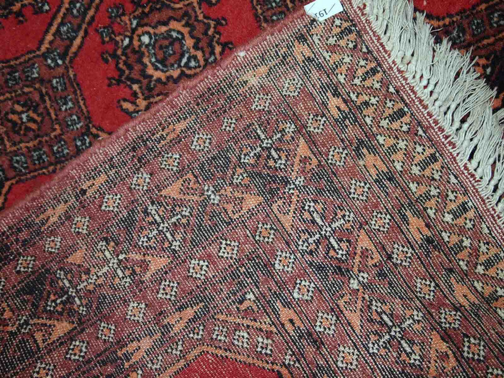 Handmade Vintage Uzbek Bukhara Rug, 3.9'x5.8', 121cm x177cm 1960s