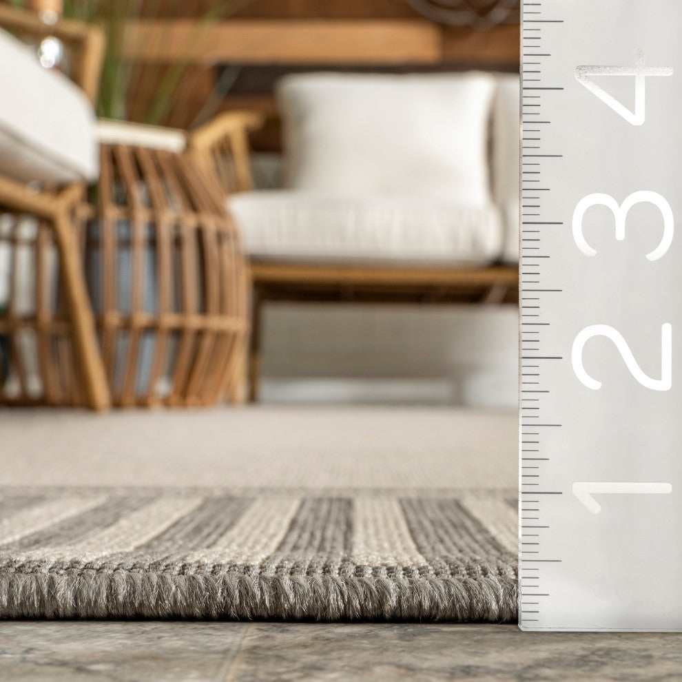 Nuloom Asha Simple Border Indoor/Outdoor Area Rug, Light Grey 2'x8'
