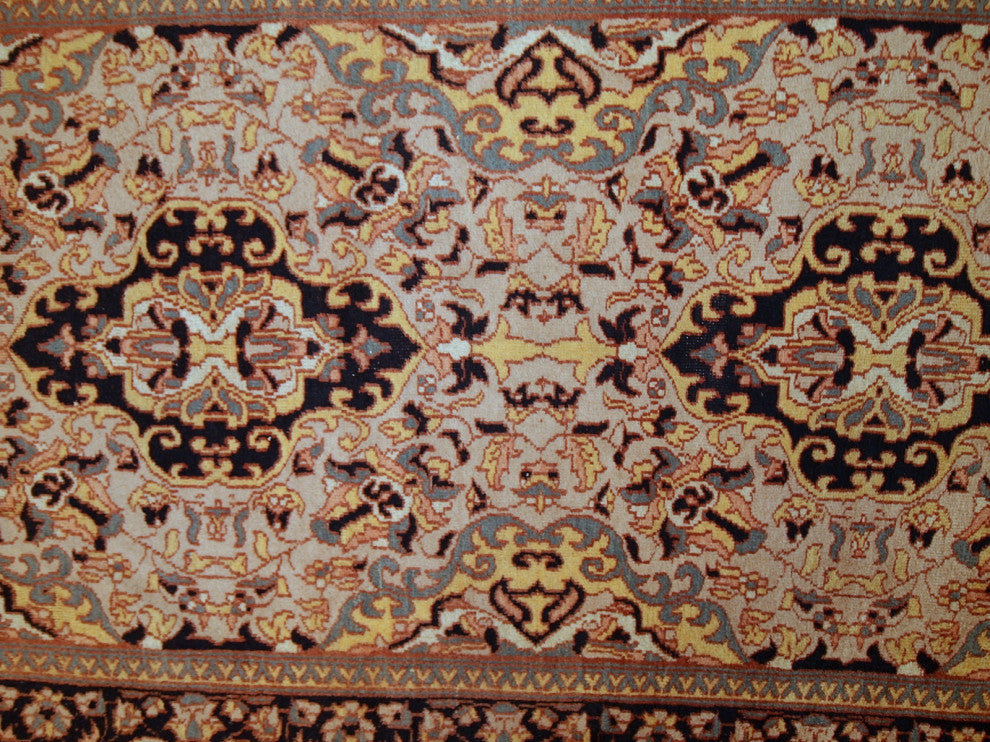 Handmade vintage Pakistani Lahore rug 3,1' x 5' ( 95cm x 154cm ) 1970