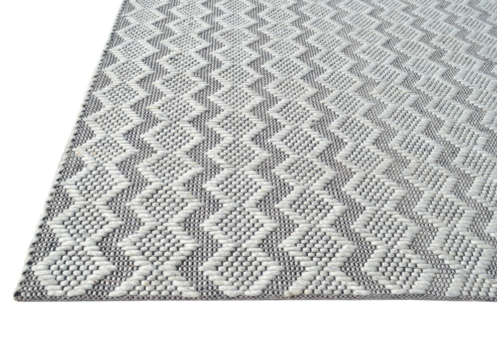 Cleveland Silver and Grey Area Rug, 3.6'x5.6'