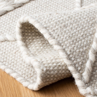 Safavieh Casablanca Collection CSB575G Rug, Silver/Ivory, 5' X 8'