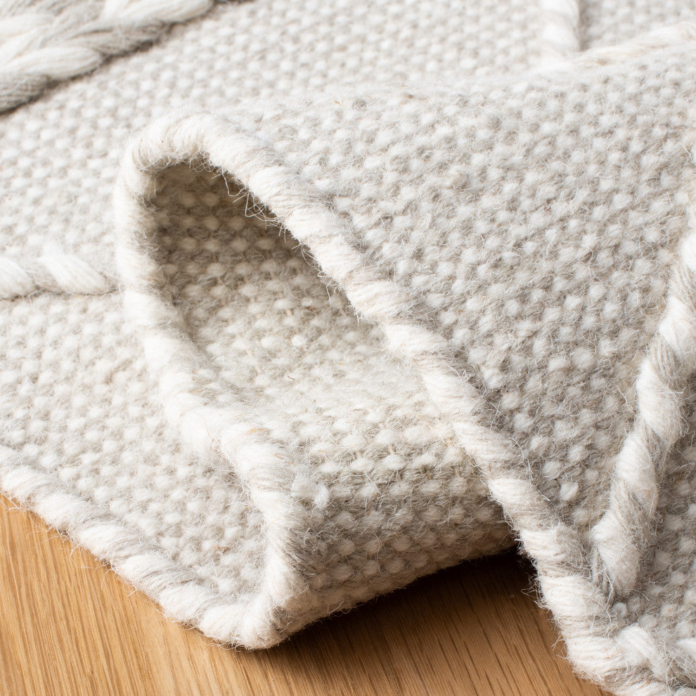 Safavieh Casablanca Collection CSB575G Rug, Silver/Ivory, 5' X 8'